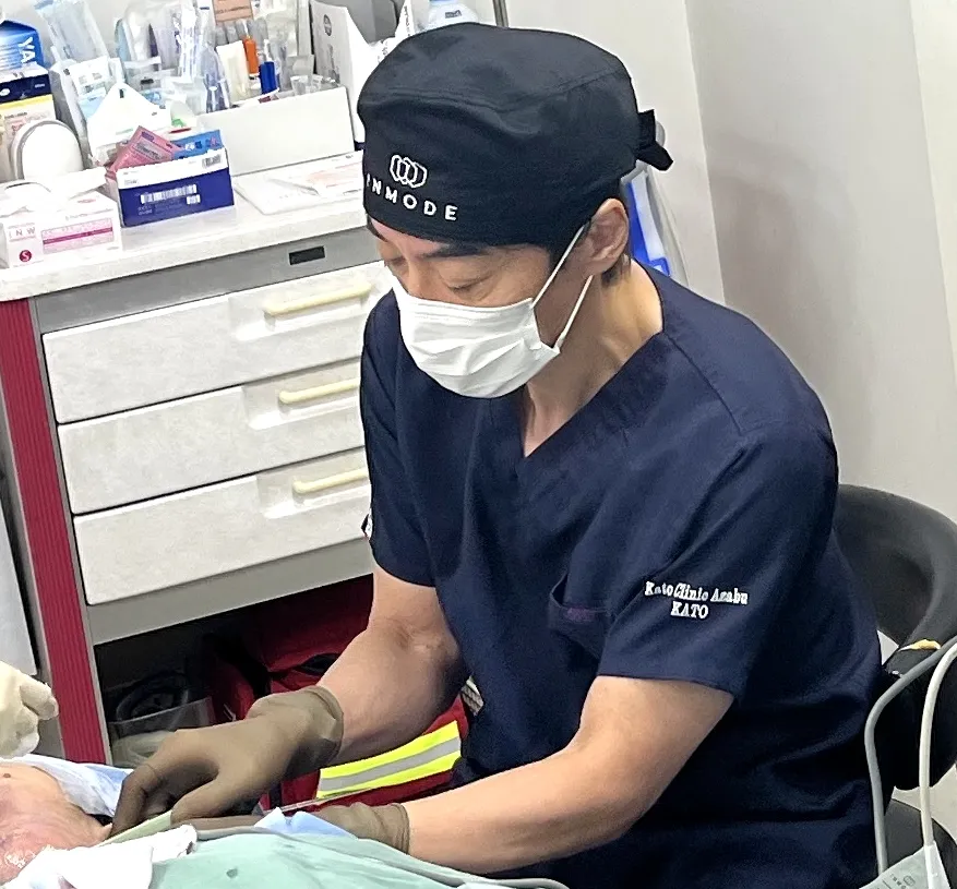 加藤クリニック施術中の画像