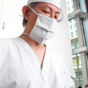 高野邦雄医師（有楽町高野美容クリニック）｜二重手術・切開法