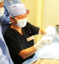 鈴木芳郎医師（ドクタースパ・クリニック）｜フェイスリフト